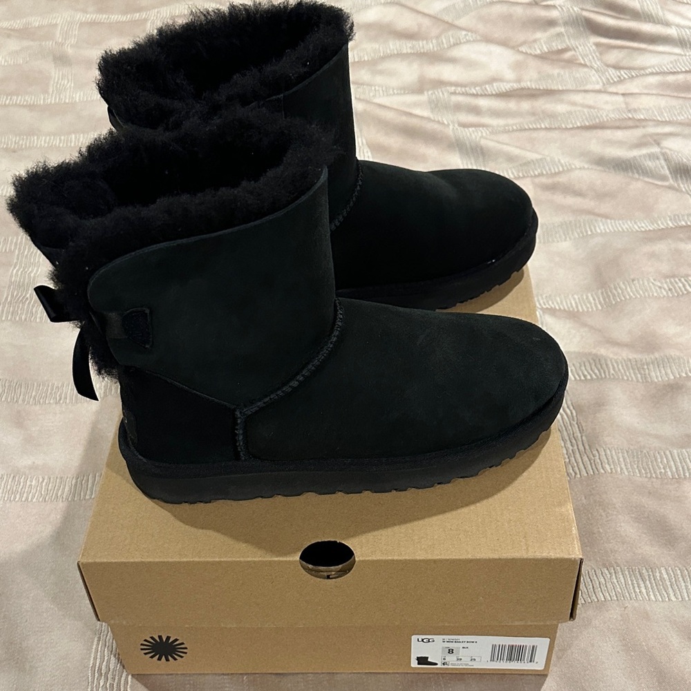 UGG Women's Black Mini Bailey Bow